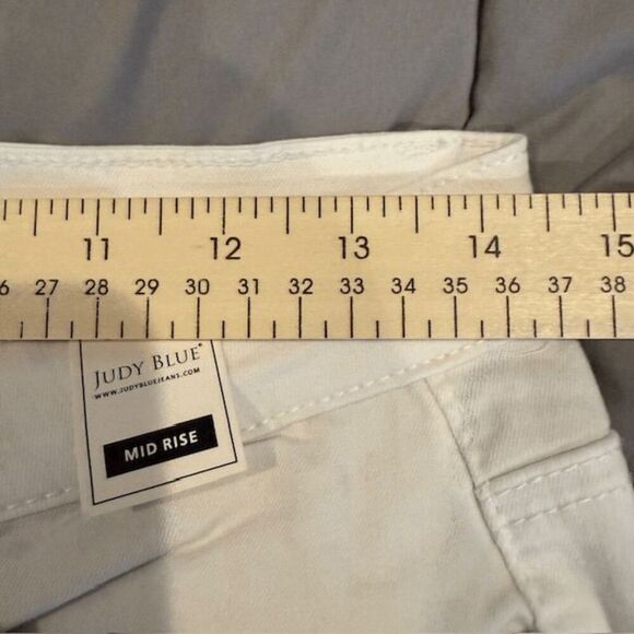 NWT Judy Blue Mid Rise Skinny Fit Raw Hem White Denim Jeans Size 9 / 29 - Picture 12 of 16